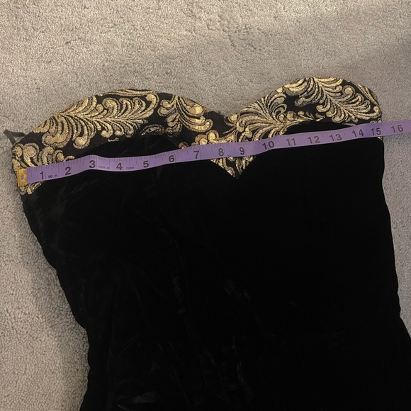 Vintage velvet black dress with gold detail - Picture 14 of 14